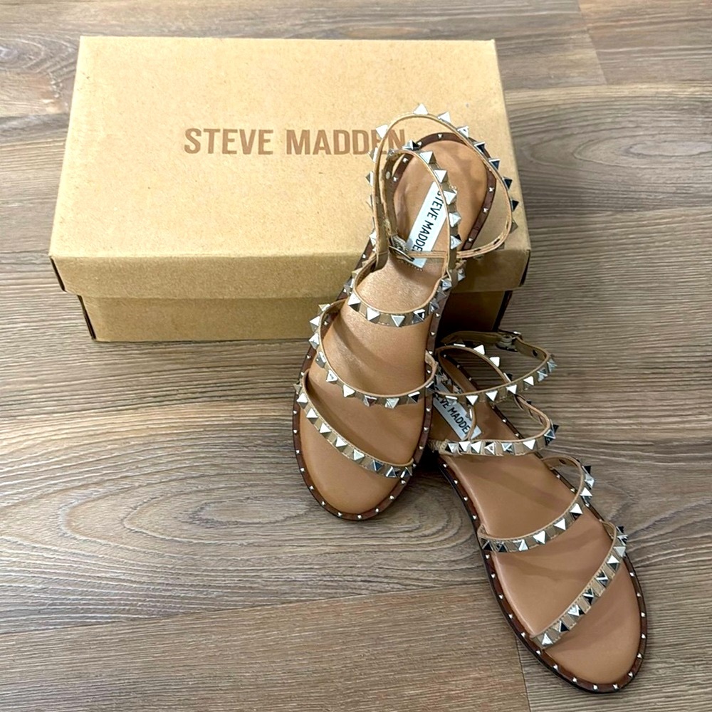 Steve Madden Travel Sandal in Tan